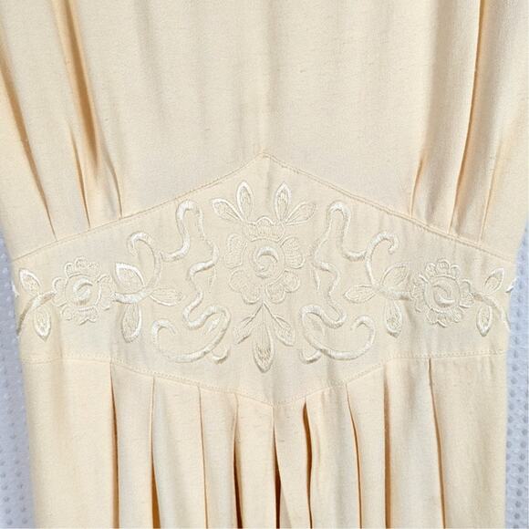 Bedford Fair Dress 4P Beige Embroidered Pleated Vintage Midi USA Rayon Acetate - Picture 2 of 4